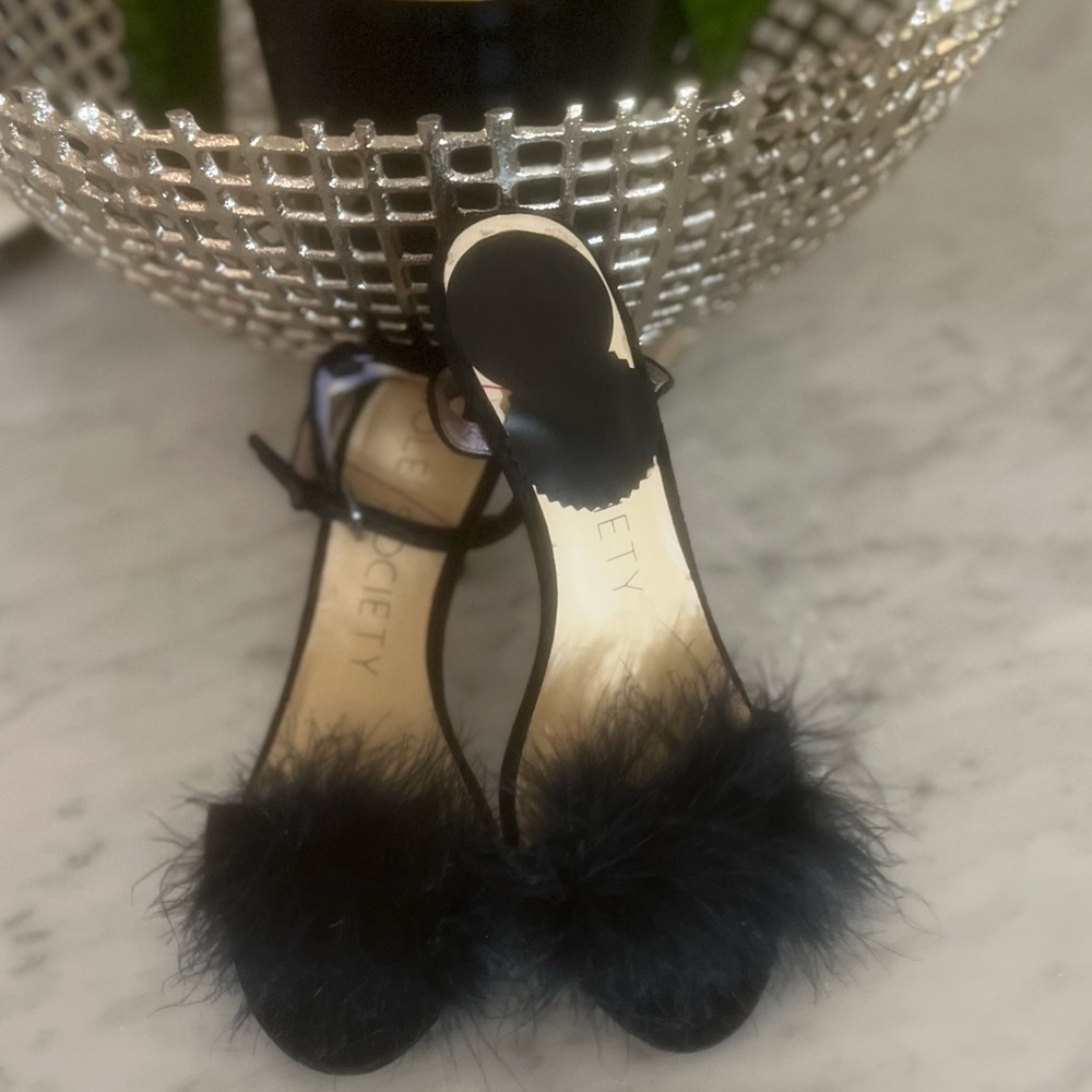 Hello to festive & fancy—Sole Society Black Feathered Heels! So fabulous!!